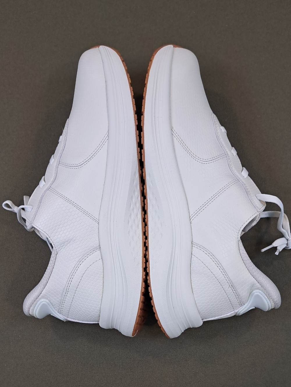 Orthofeet Stride Hands-Free Sneakers - Color: Ecru - Size: Women 11.5 Wide (D) - Picture 8 of 13